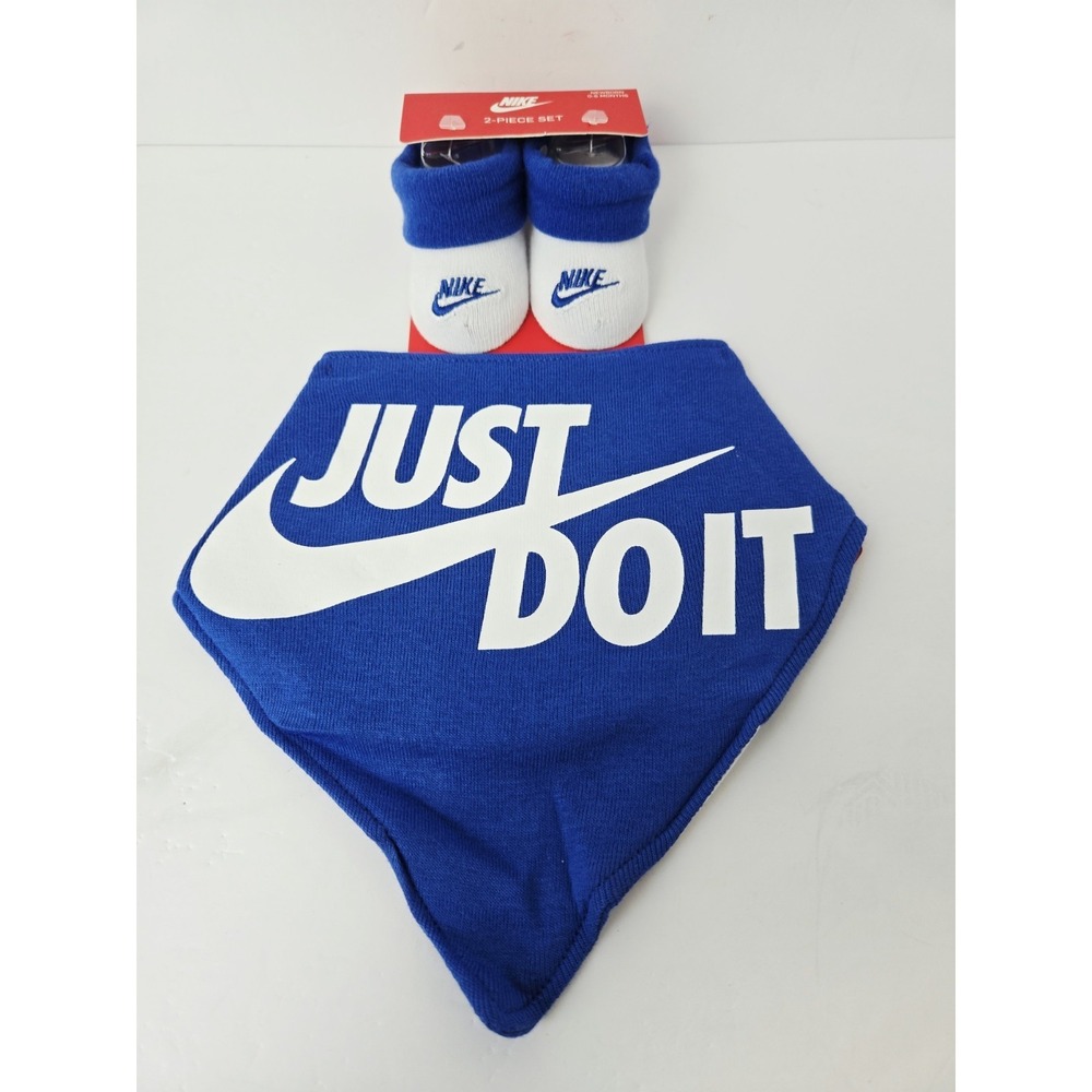 Nike Newborn 0-6 Months blue white Just Do It 2 piece set socks bandana bib